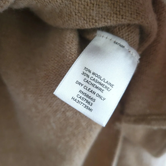 Cashmere Tan Crew Neck Sweater with Relaxed Fit and Knit Texture - Picture 6 of 7